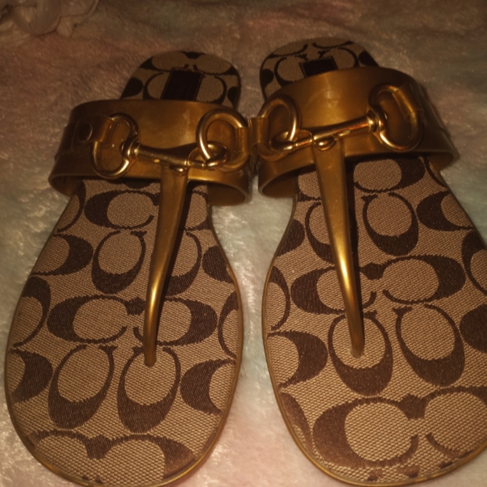 *Women's Coach Sandal's